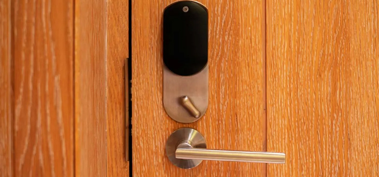 Automatic Locking Door Knob Waterford